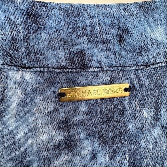 Michael Kors midi length dress in a stretch knit, popover style, sleeveless - Picture 13 of 15